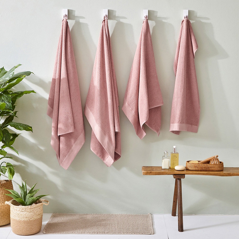 furn. Textured Cotton Blush Bath Towels and Sheets Set of 4 Image 4