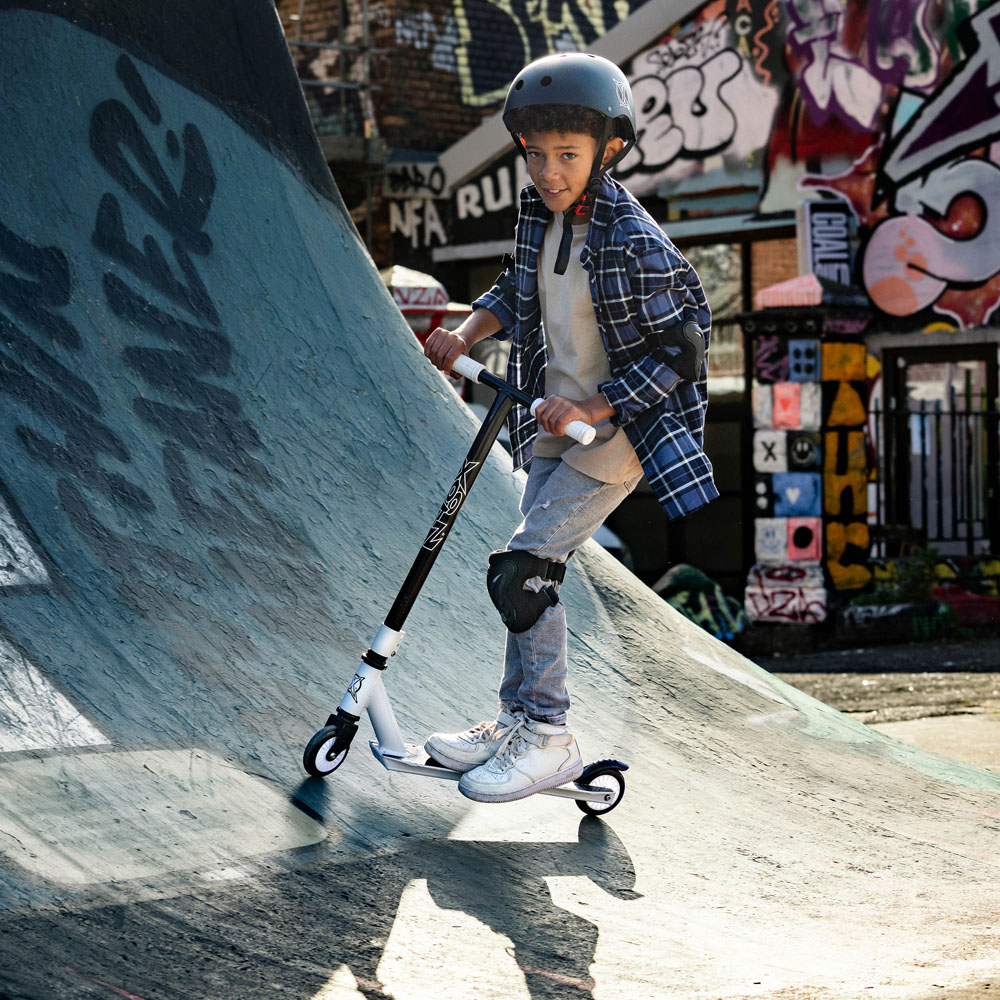 Xootz Stunt Scooter - Invert White Image 2