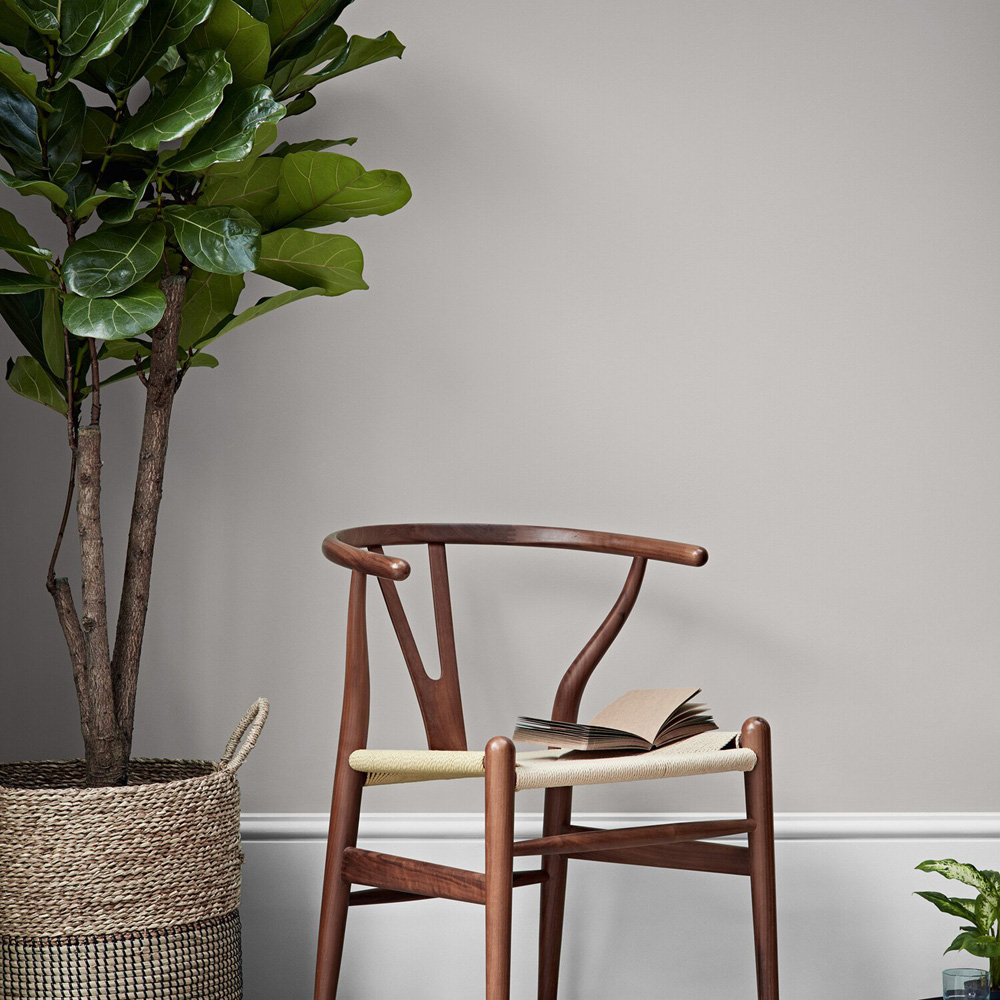 Crown Walls and Ceilings Mid Sheen Emulsion Cloud Burst 2.5l Image 7