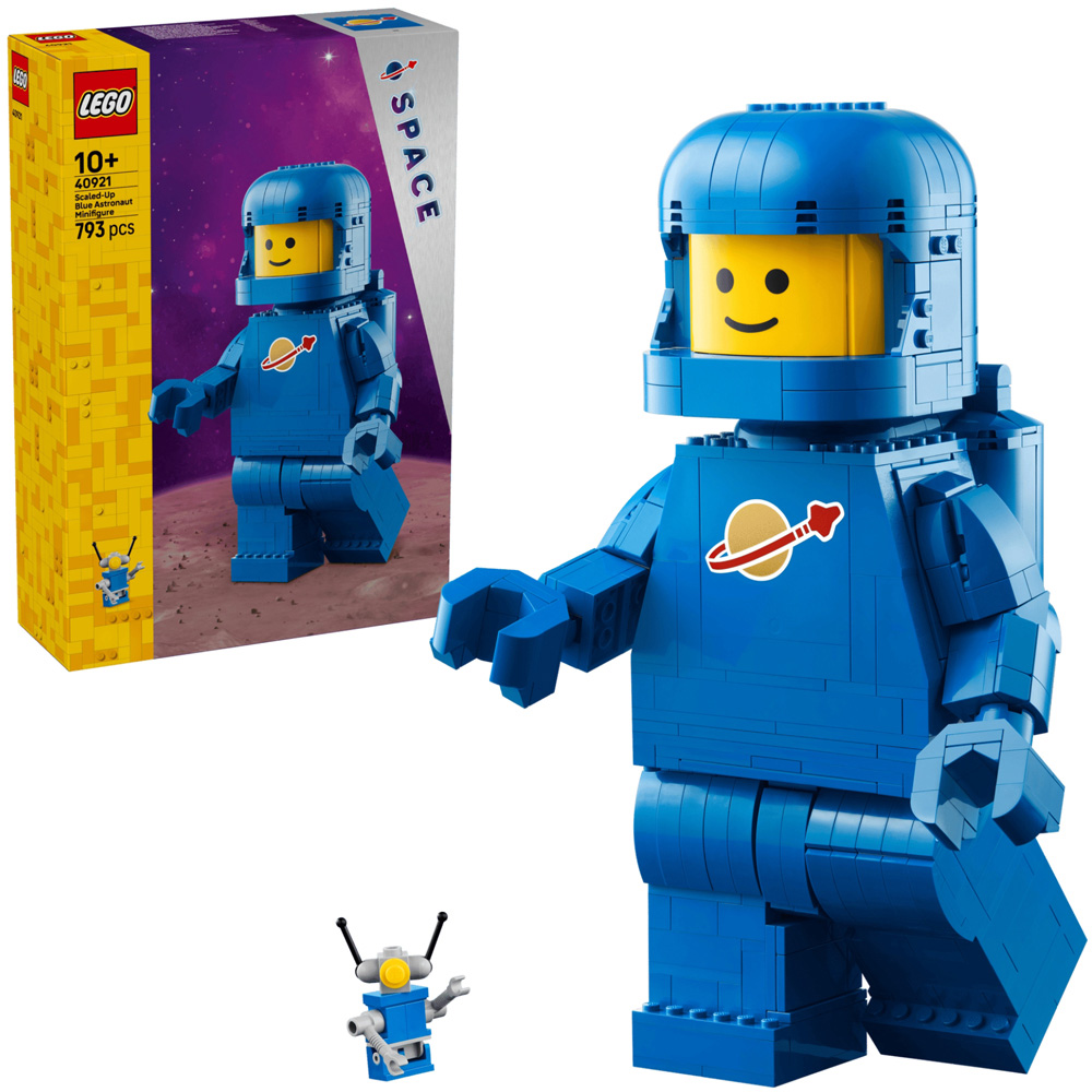 LEGO Space 40921 Up-Scaled Blue Astronaut Large Minifigure Building Set 793 Piece Image 8