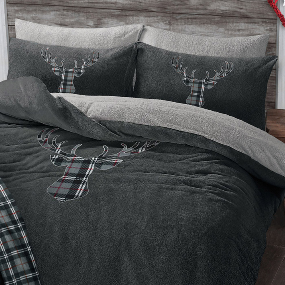 Velosso King Size Charcoal Stag Head Teddy Fleece Duvet Set Image 3