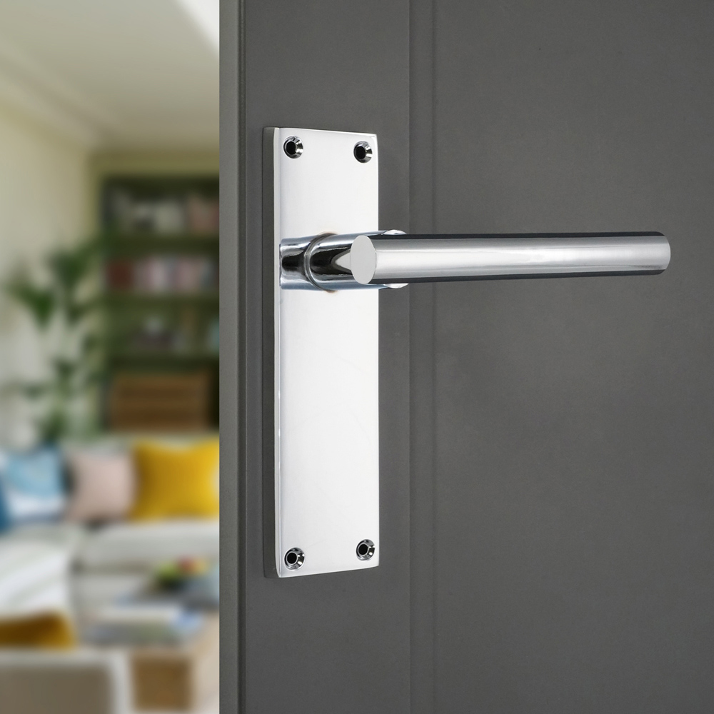Spira Brass Jura Polished Chrome Lever on Backplate Door Handle with Latch 2 Pack Image 2