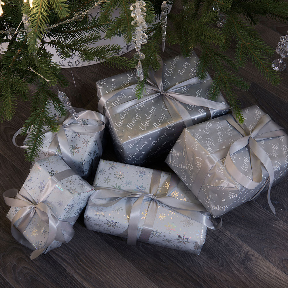 Festive Characters Gift Wrap Image 2