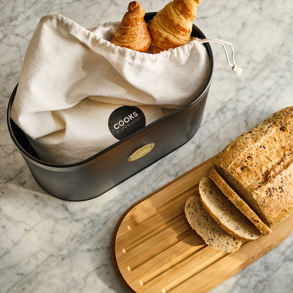 Cooks Professional Black and Gold Ribbed Bread Bin with Linen Bag and Bamboo Lid Image 6