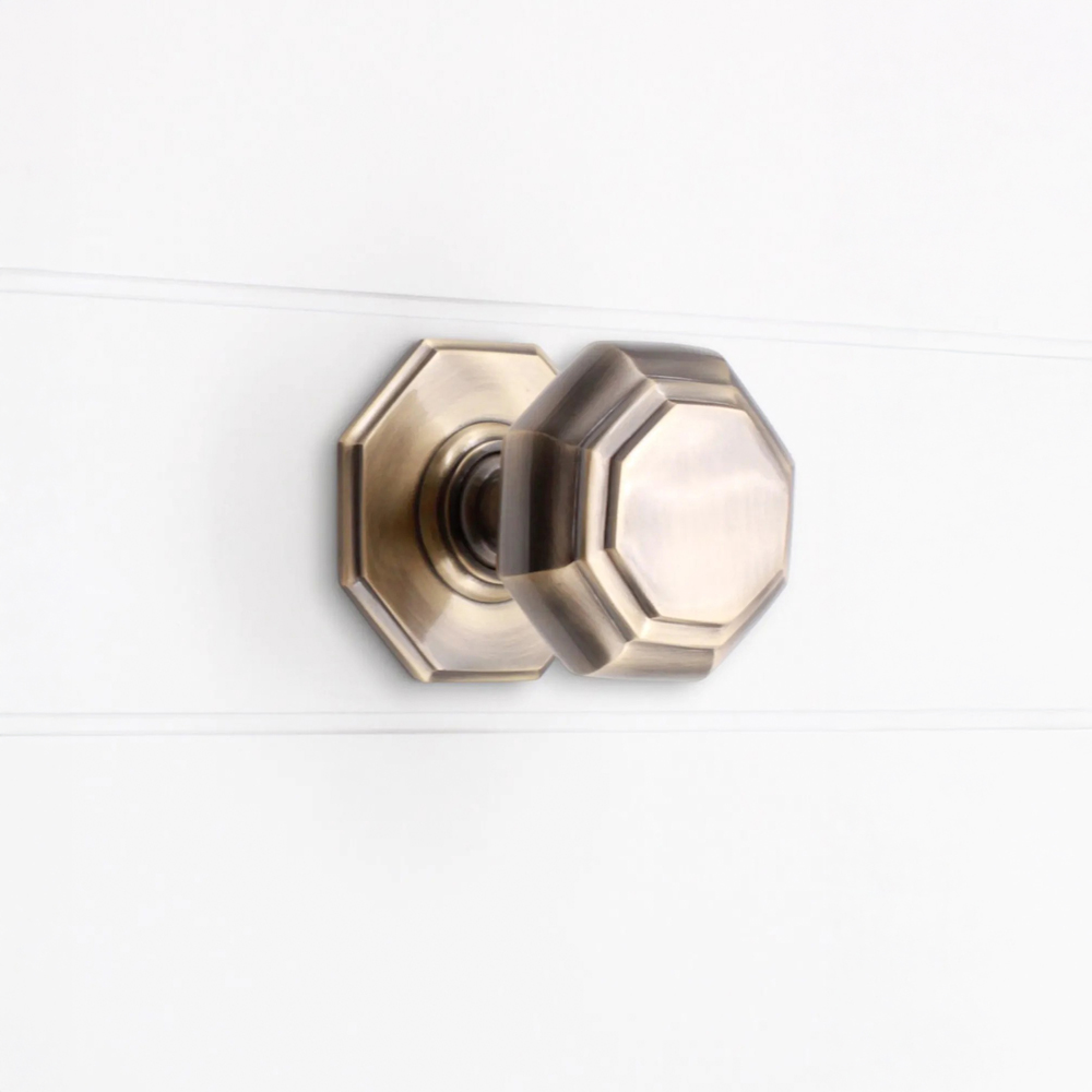 Spira Brass Antique Brass Octagonal Centre Door Knob Image 2