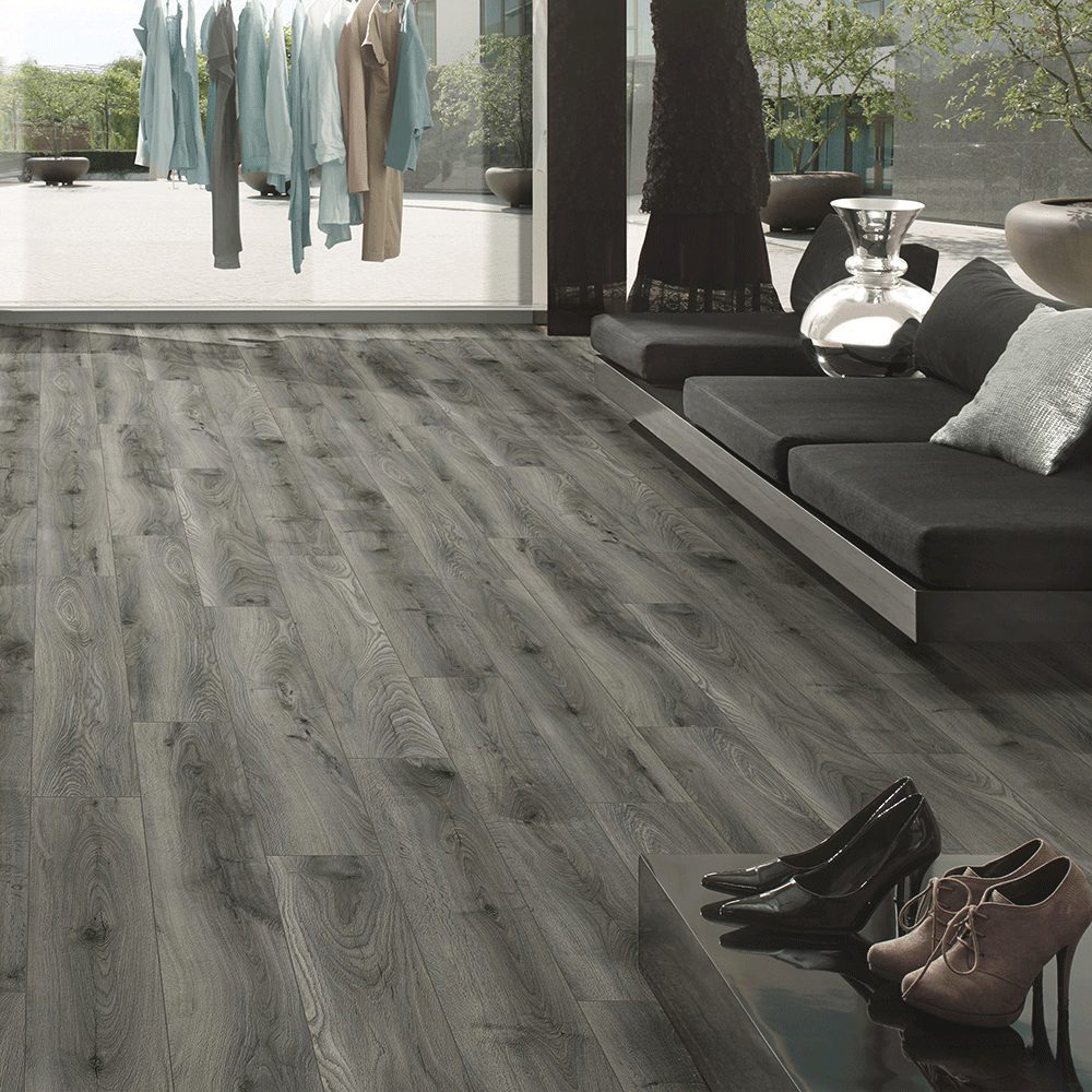 National Skirting Oak Tomahawk Laminate Flooring 9 Pack Image 1