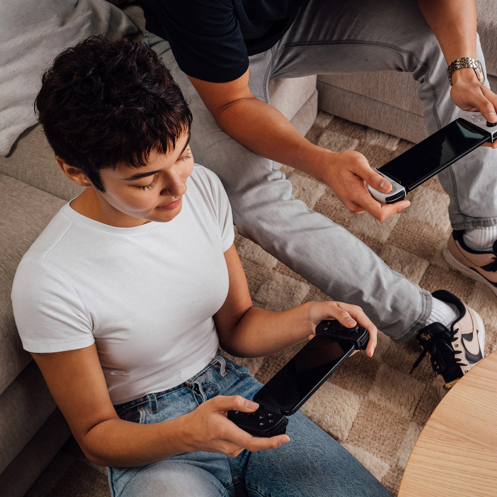 Backbone One Mobile Gaming Controller USB-C with One Carrying Case Black Image 9