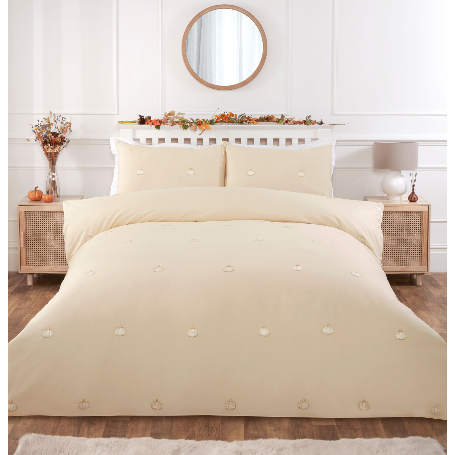 Pumpkins Duvet Cover and Pillowcase Set - Natural / Superking Image 1