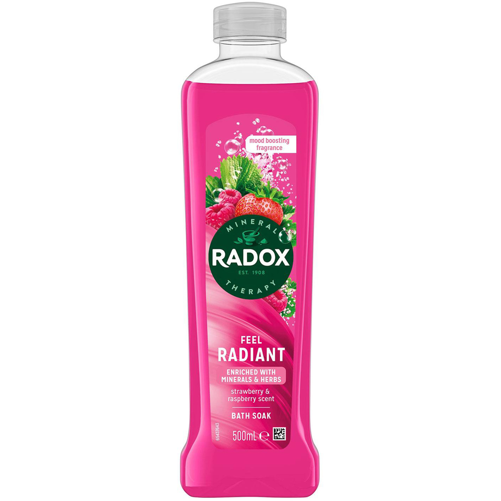 Radox Mineral Therapy Feel Radiant Strawberry and Raspberry Soothing Bath Soak 500ml 6 Pack Image 3