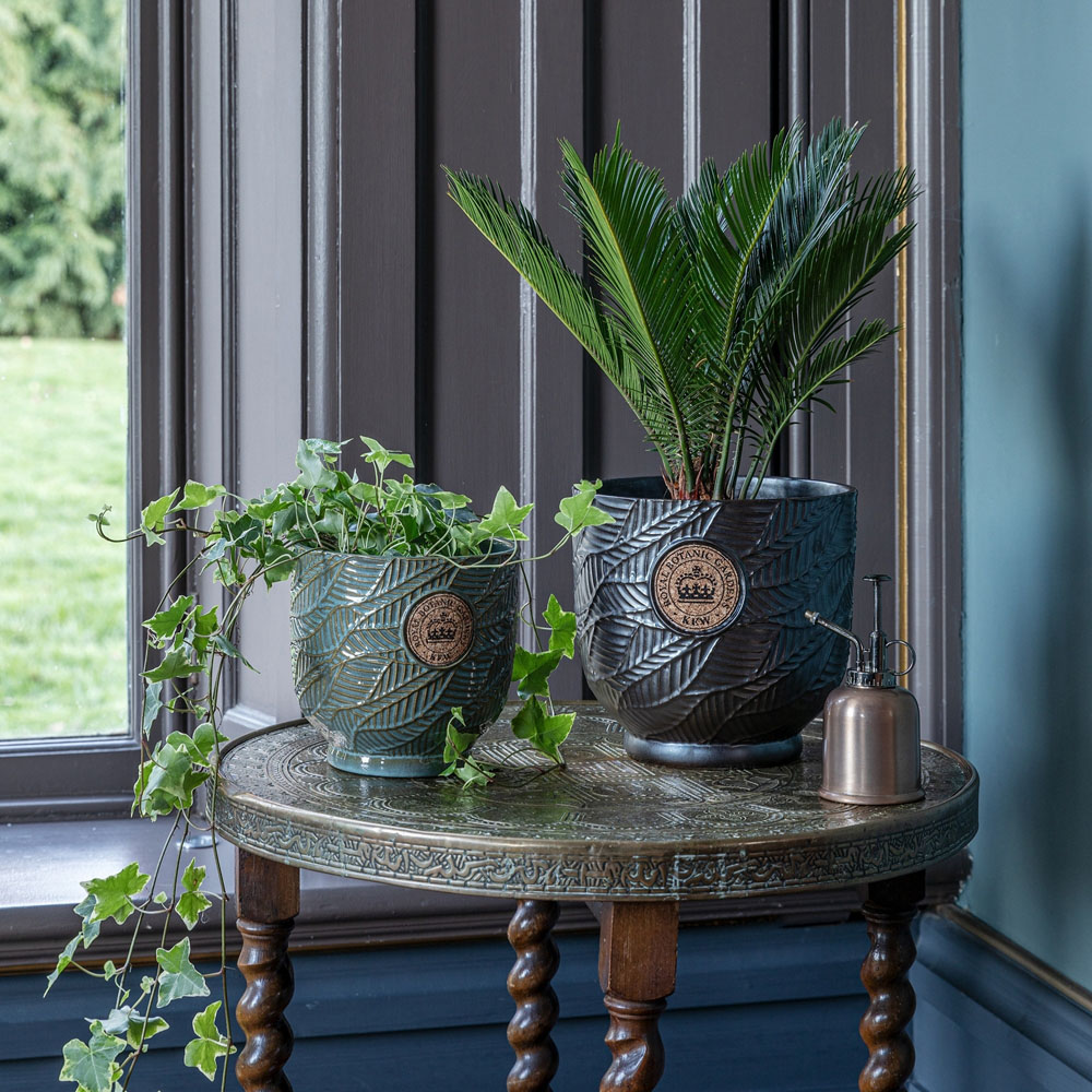 Ivyline Kew Charcoal Leaf Embossed Cork Reactive Glaze Indoor Planter 18cm Image 2