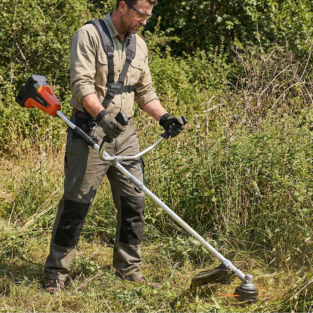 Yard Force LT C38-UK 40V 2-in-1 Cordless Brush Cutter and Grass Trimmer with 4.0Ah Batteries Image 6