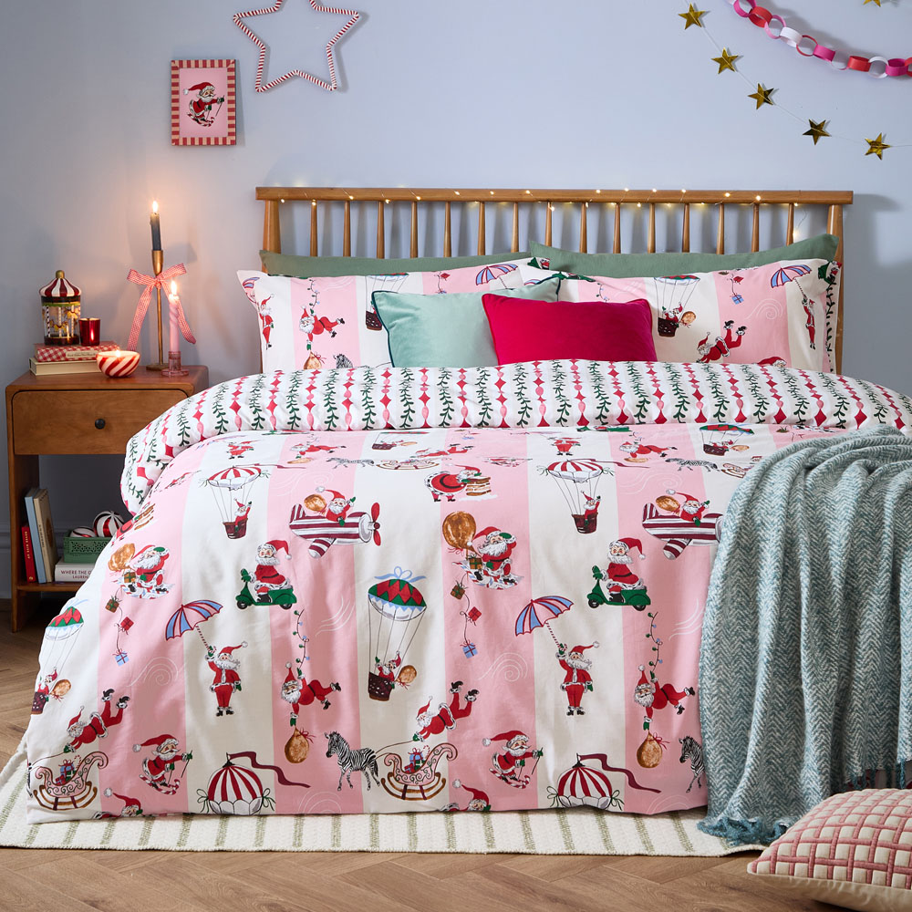 Furn Christmas Passport To The North Pole Single Candy Floss Reversible Duvet Cover Set Image 1