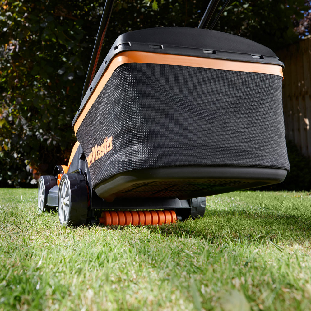 LawnMaster M2EB1232M 1200W 32cm Electric Lawn Mower with Rear Roller Image 7