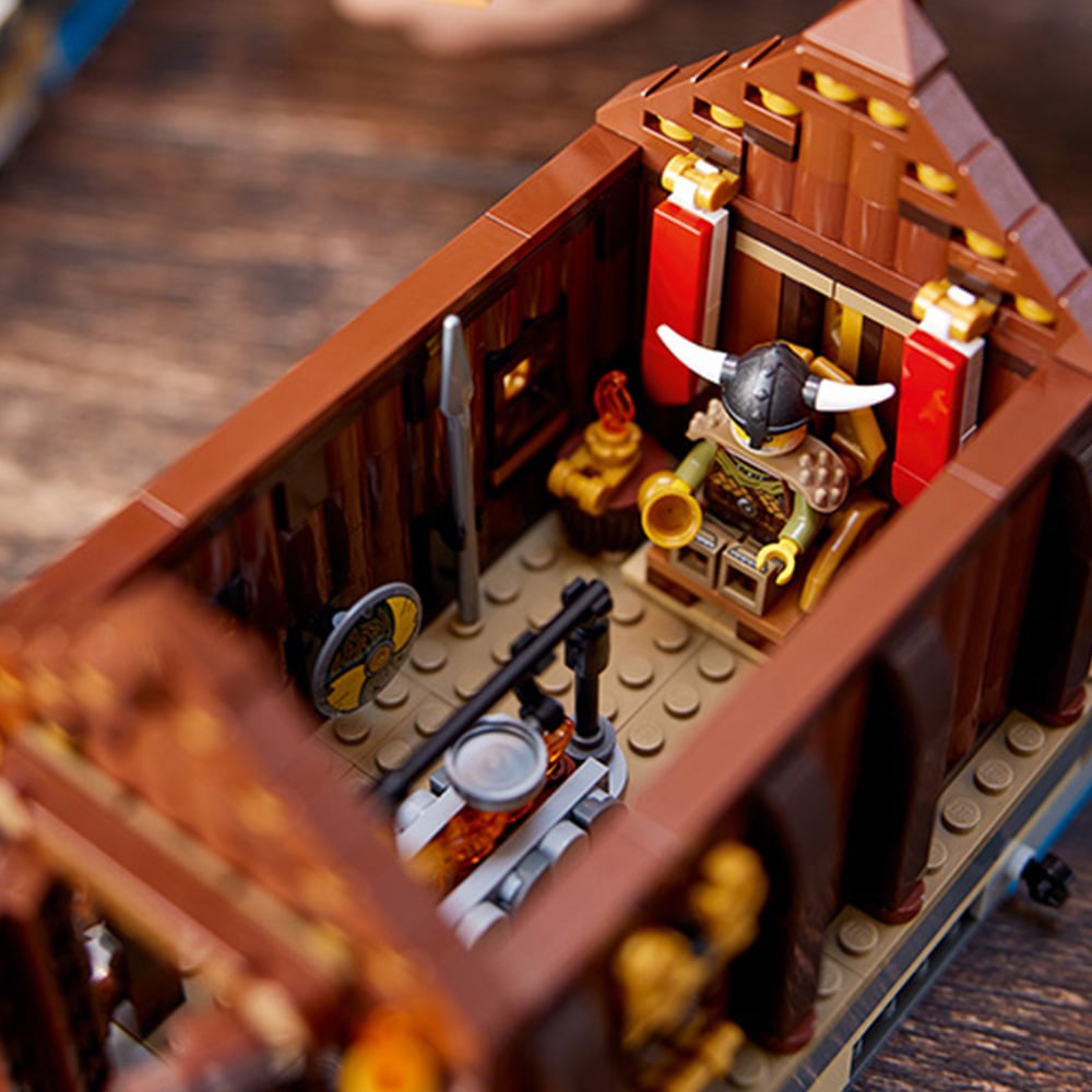 LEGO 21343 Ideas Viking Village Image 7