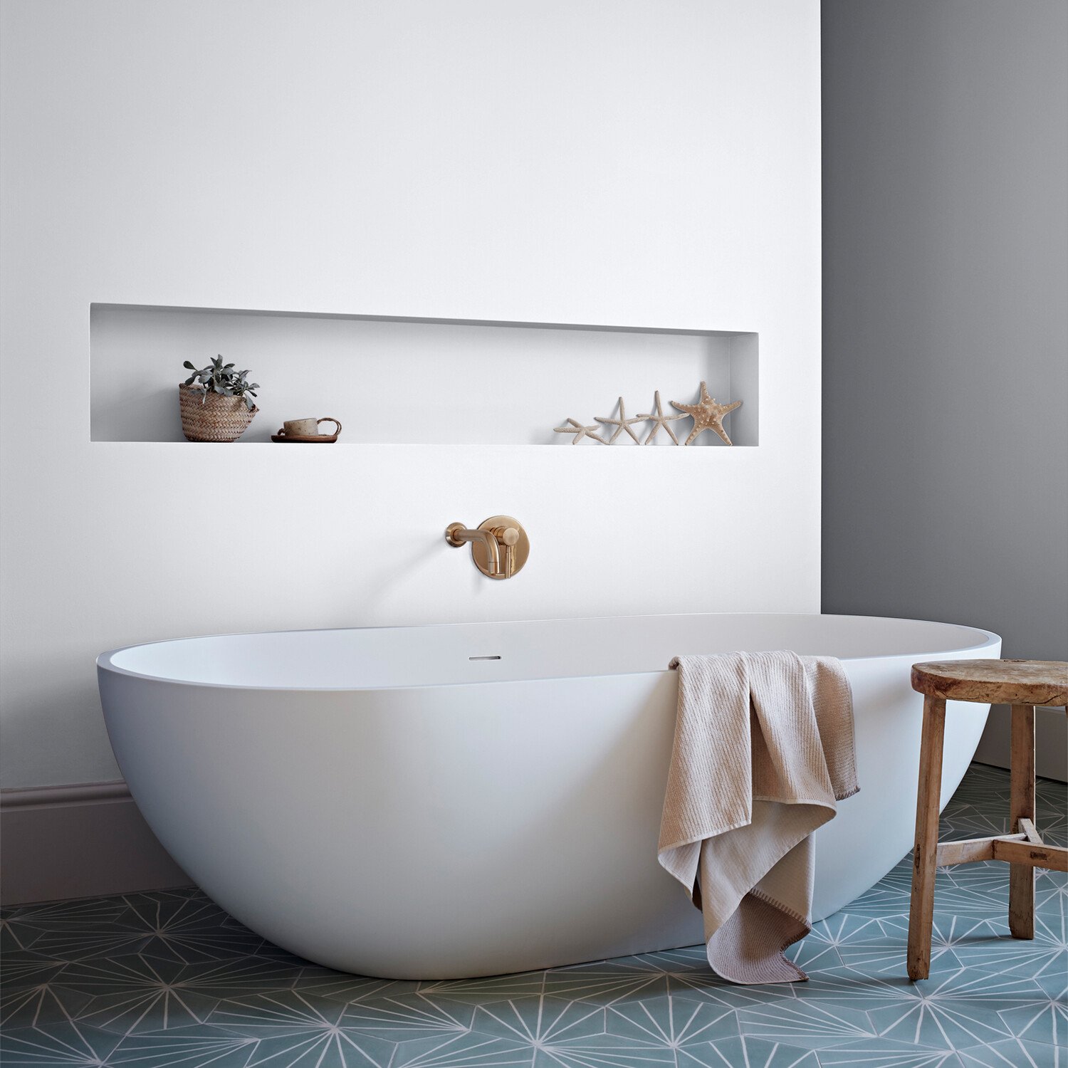 Crown Bathroom Tester 40ml - Clay White Image 2