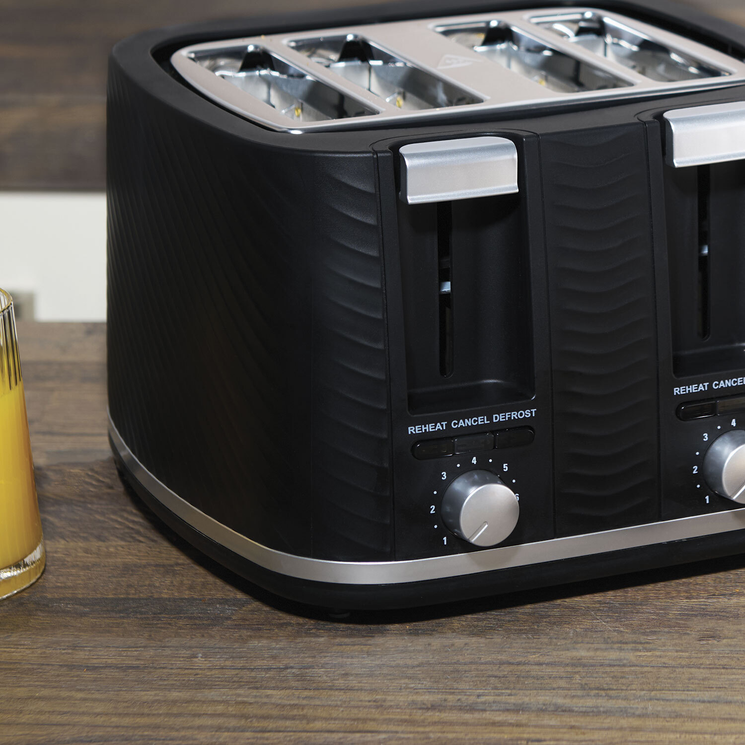 Revolve 4 Slot Toaster Black Image 10