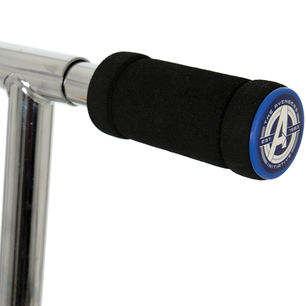 MoVe Avengers Folding Inline Scooter with Light Up Wheels Image 7