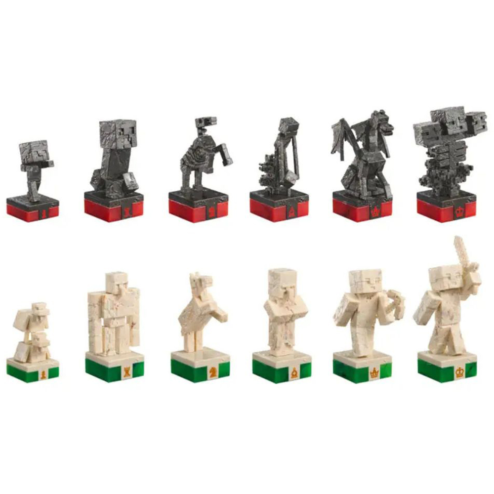 The Noble Collection Minecraft Chess Set Image 3