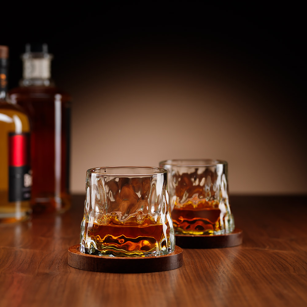 Red5 Rotating Whisky Glass with Coaster 2 Pack Image 2