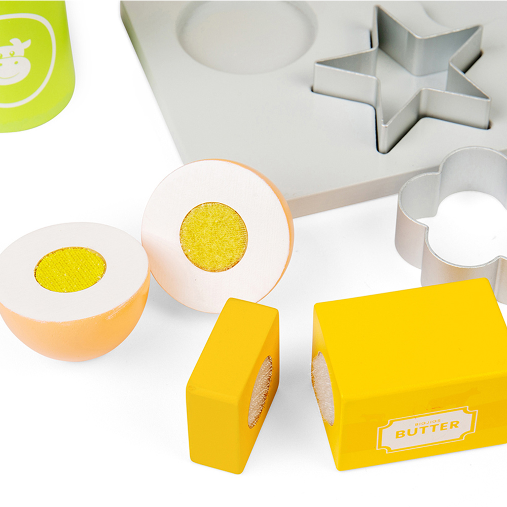 Bigjigs Toys 15 Piece Wooden Baking Cookies Set Image 5