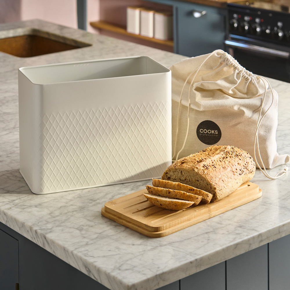 Cooks Professional White Diamond Pattern Bread Bin with Linen Bag and Bamboo Lid Image 7