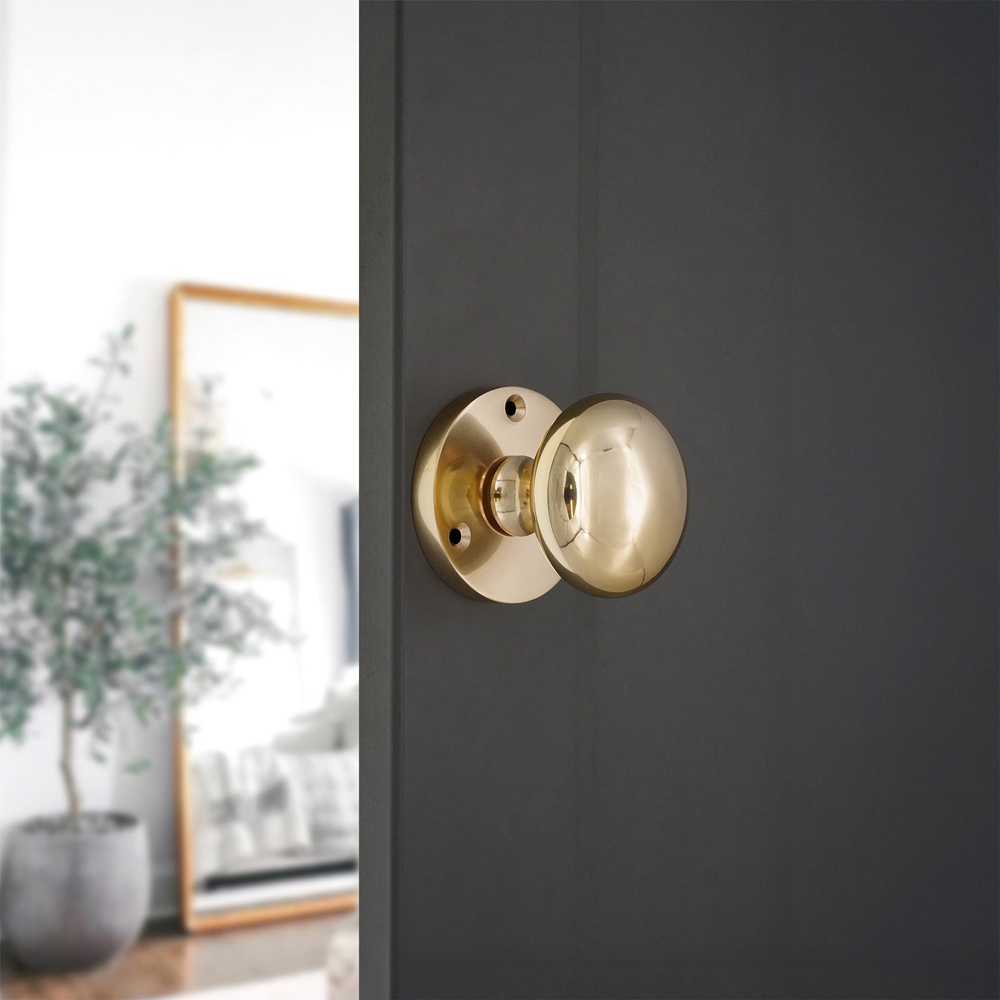 Spira Brass Polished Brass Victorian Mortice Door Knob 2 Pack Image 2