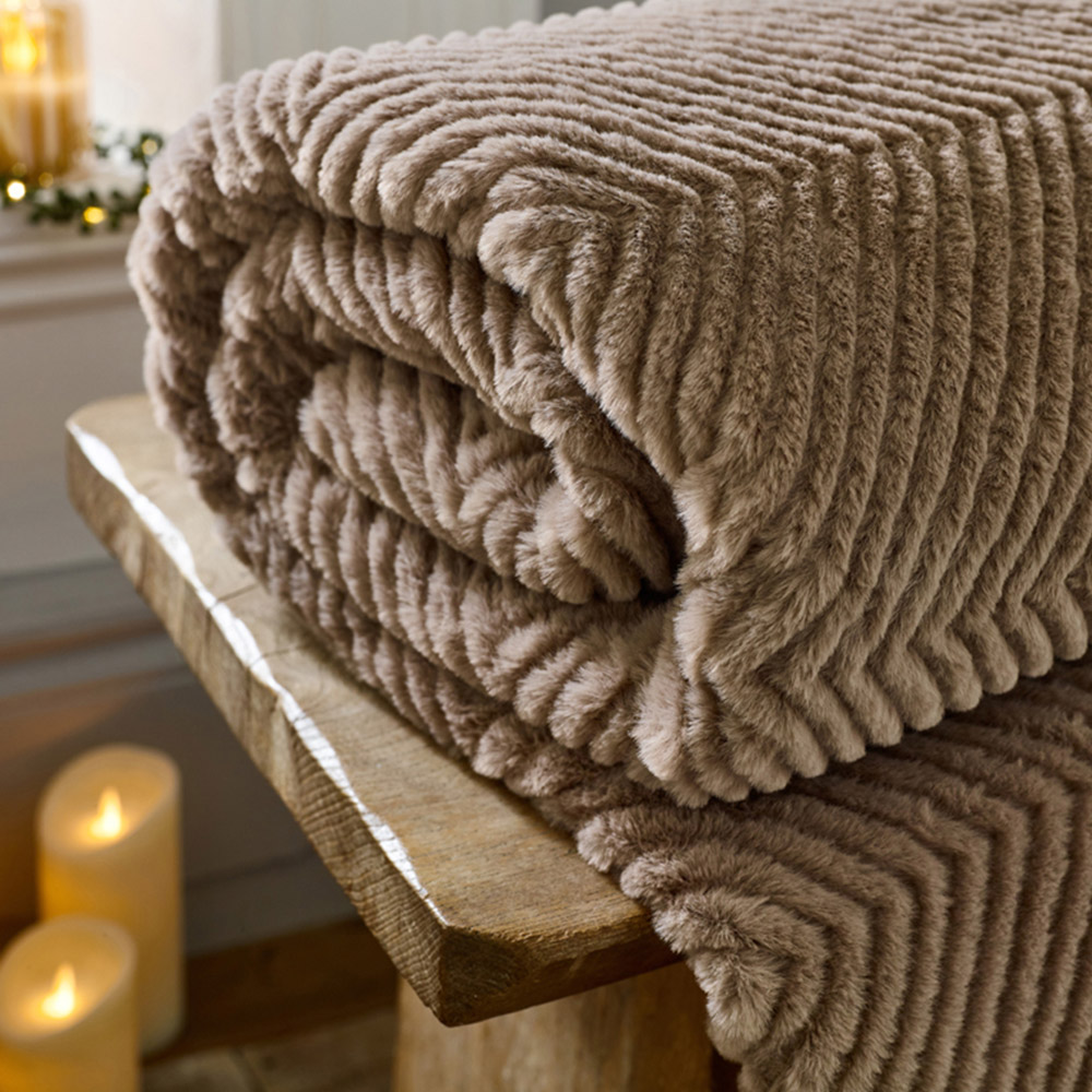TLC Burghley Faux Fur Fawn Throw 130 x 170cm Image 3