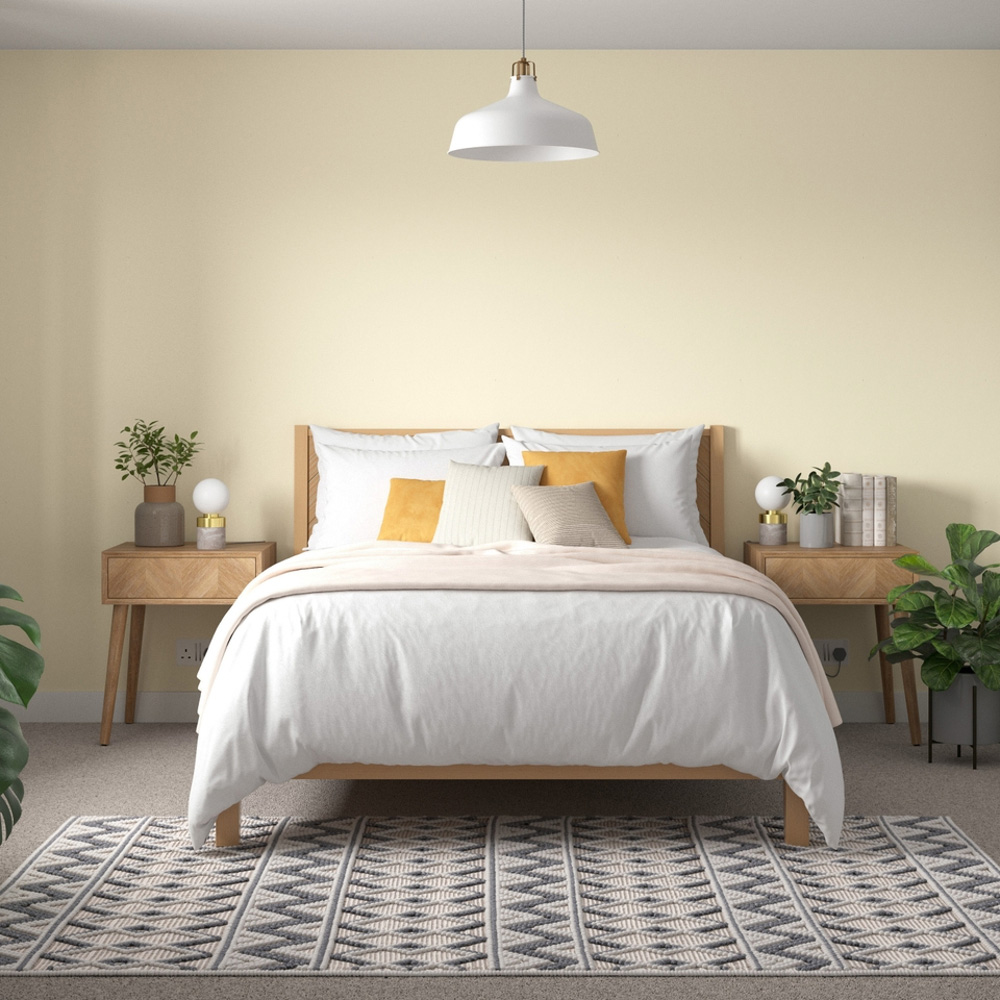 Dulux Trade Daffodil White Walls and Ceilings Vinyl Matt Paint 5L Image 4