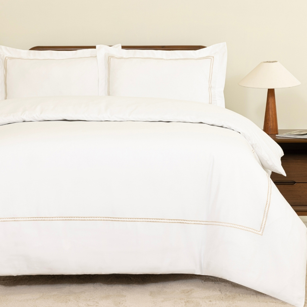 MHG Living Double Mayfair Gold 200 Thread Count Duvet Cover Set Image 1