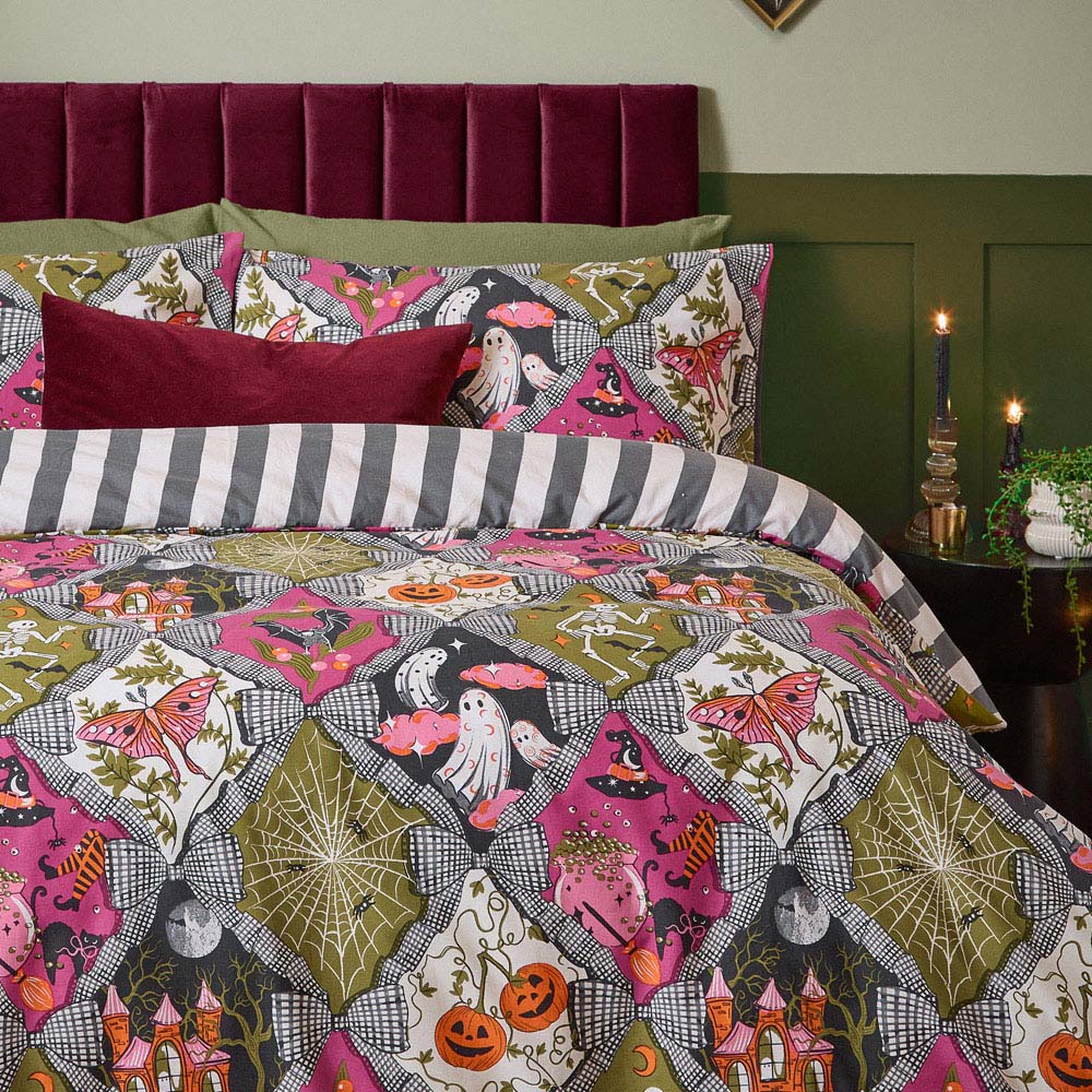 Furn King Size Hallowquin Spooky Monochrome and Green Reversible Duvet Cover Set Image 4