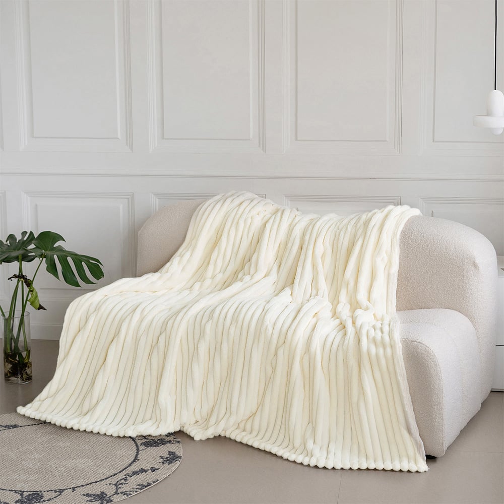 Velosso Bellissima Ivory Plush Throw 200 x 240cm Image 2