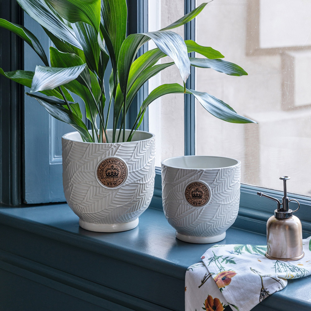 Ivyline Kew Ivory Leaf Embossed Cork Reactive Glaze Indoor Planter 18cm Image 2
