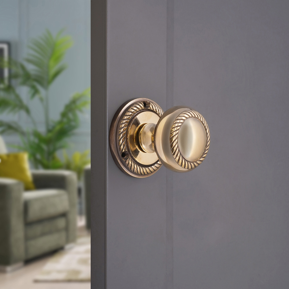 Spira Brass Aged Brass Georgian Mortice Door Knob 2 Pack Image 2
