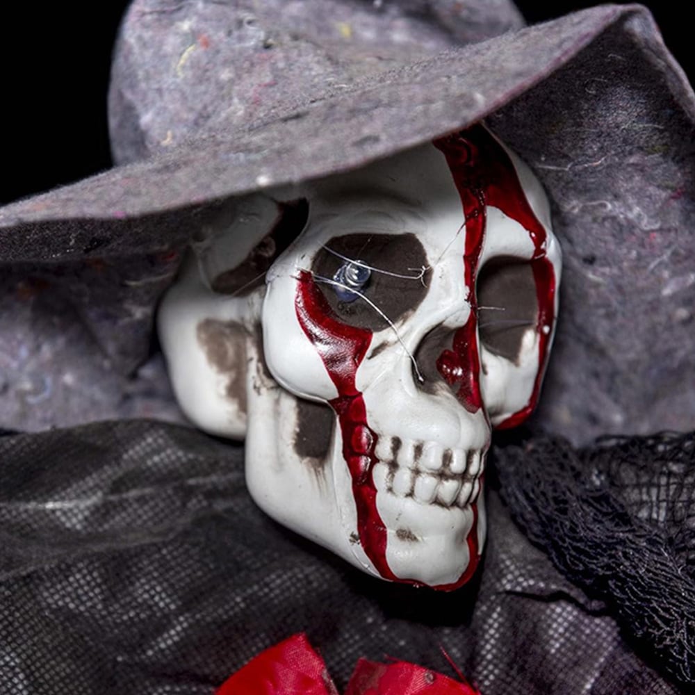 Shatchi  Halloween Sensor-Activated Skeleton Pair Flying Scary Decor Image 4