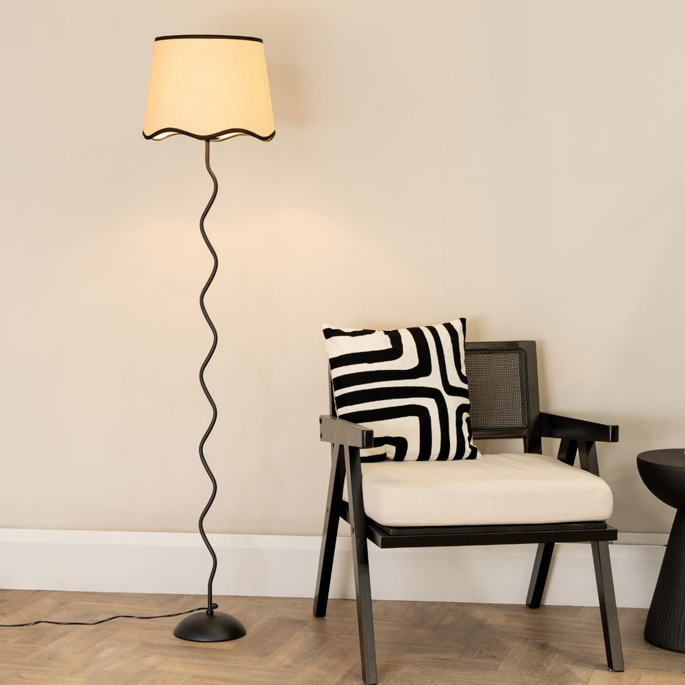 ValueLights Wiggle Scallop Black Edge Shade Black Metal LED Floor Lamp Image 2