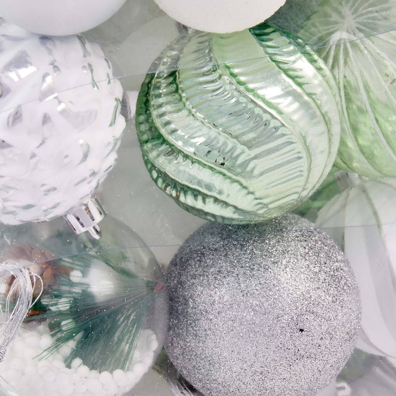 50-Piece Mistletoe Cottage Bauble Pack - Green Image 3