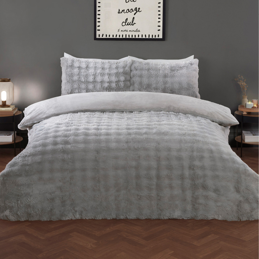 Aurora Faux Fur Duvet Set Silver Superking Image 1