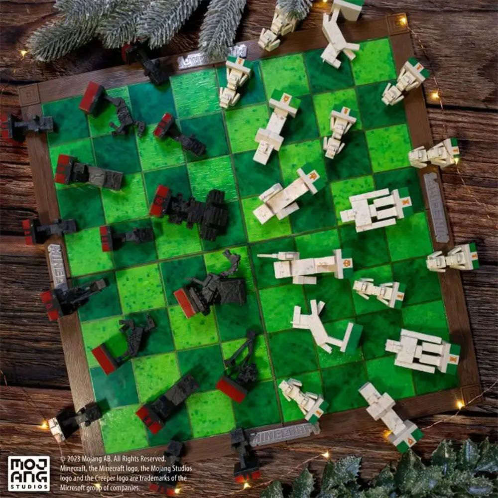 The Noble Collection Minecraft Chess Set Image 7