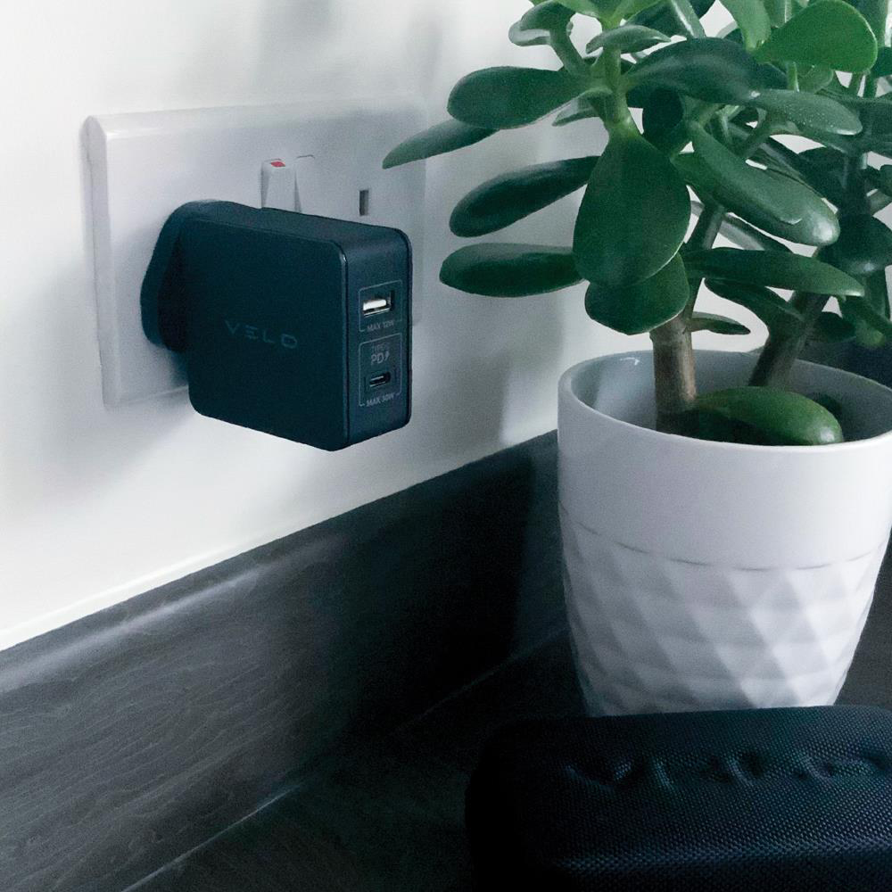 Veld Super Fast 2 Port Travel Charger 42W Image 4