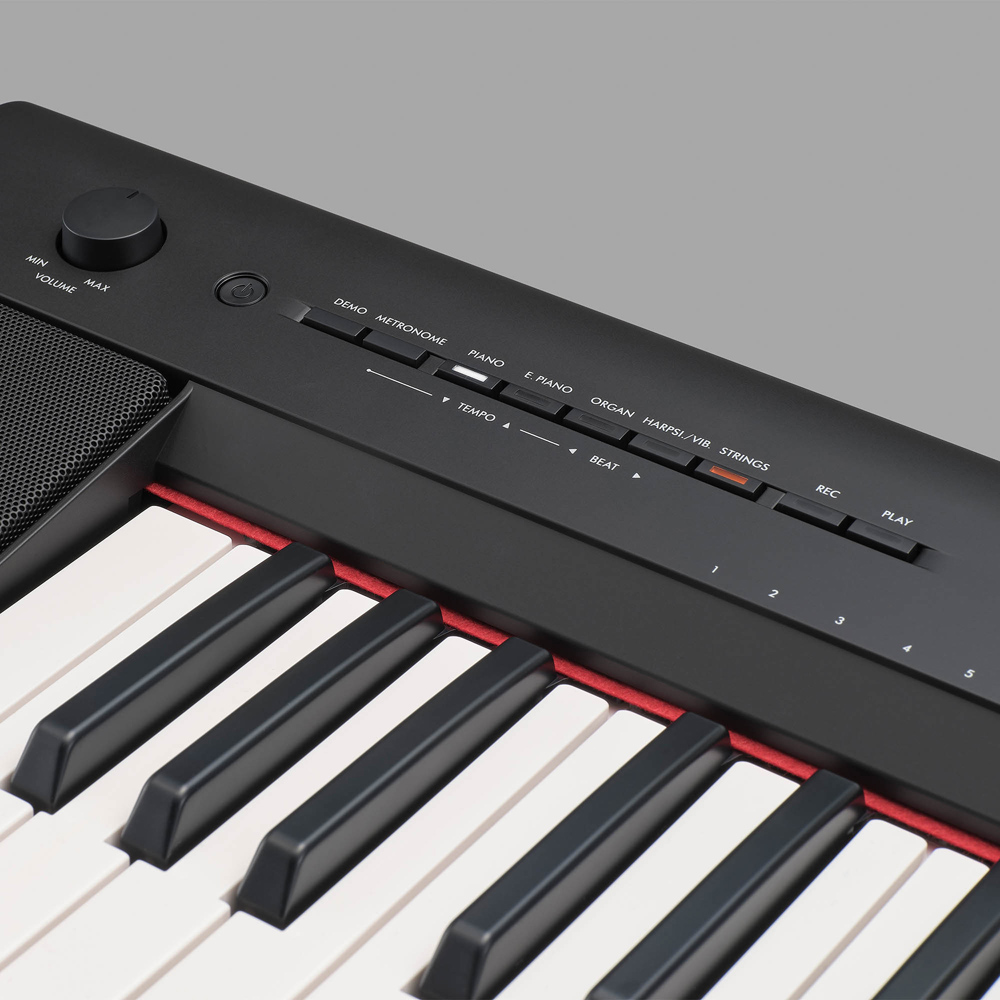 Yamaha Piaggero Black NP15 Electronic Keyboard Image 4