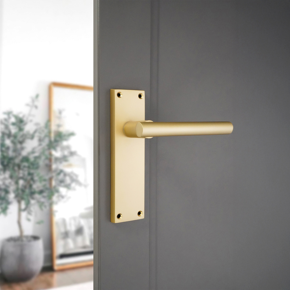 Spira Brass Jura Satin Brass Lever on Backplate Door Handle with Latch 2 Pack Image 2