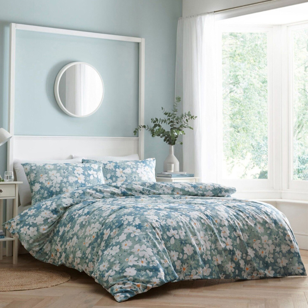 Serene Hazy Bloom Double Blue and White Duvet Set Image 1