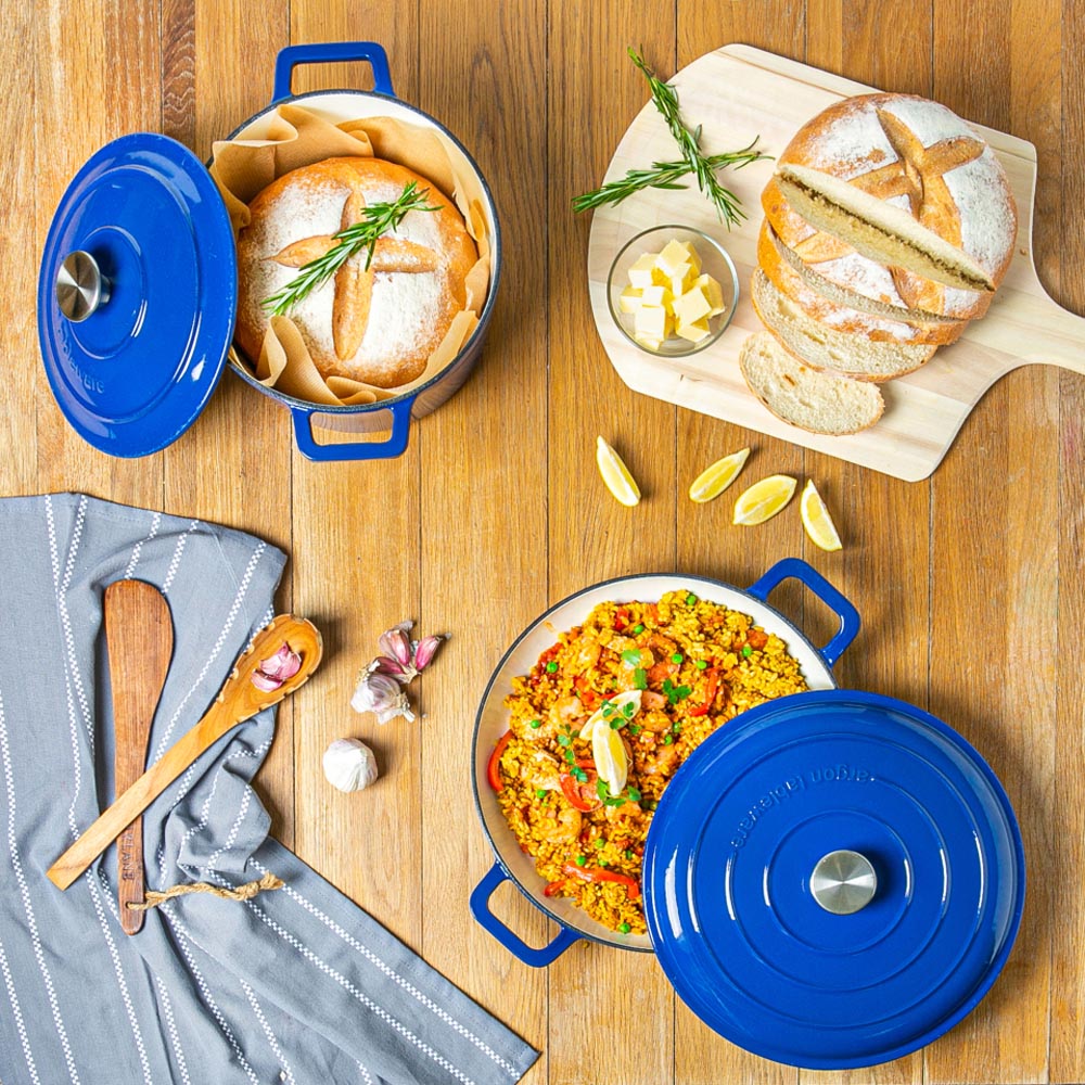 Argon Tableware 4.5L Midnight Blue Cast Iron Casserole Dish with Self-Basting Lid Image 3