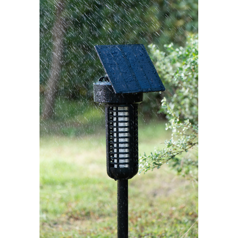 Avilo Outdoor Rechargeable Solar Insect Killer Lamp Image 8