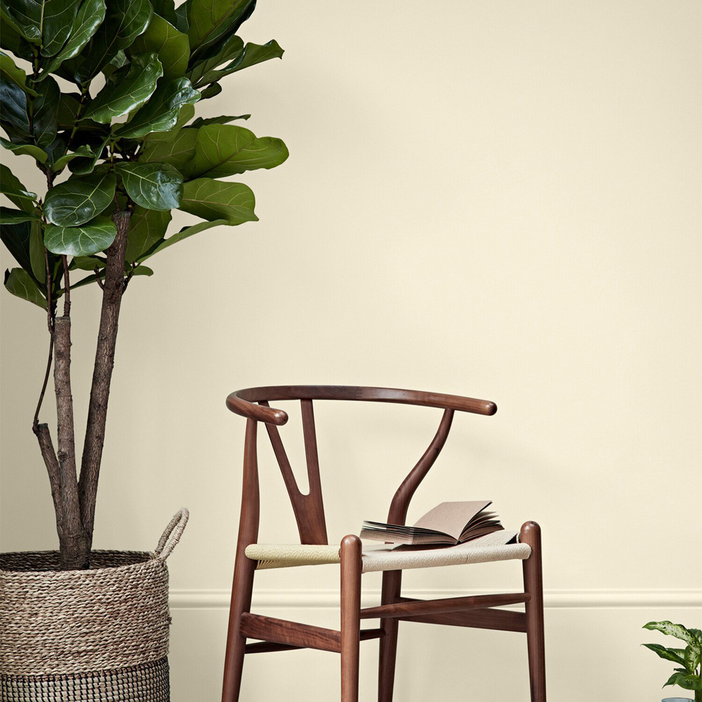 Crown Easyclean Ivory Cream Matt Emulsion Multisurface Paint 2.5L Image 5