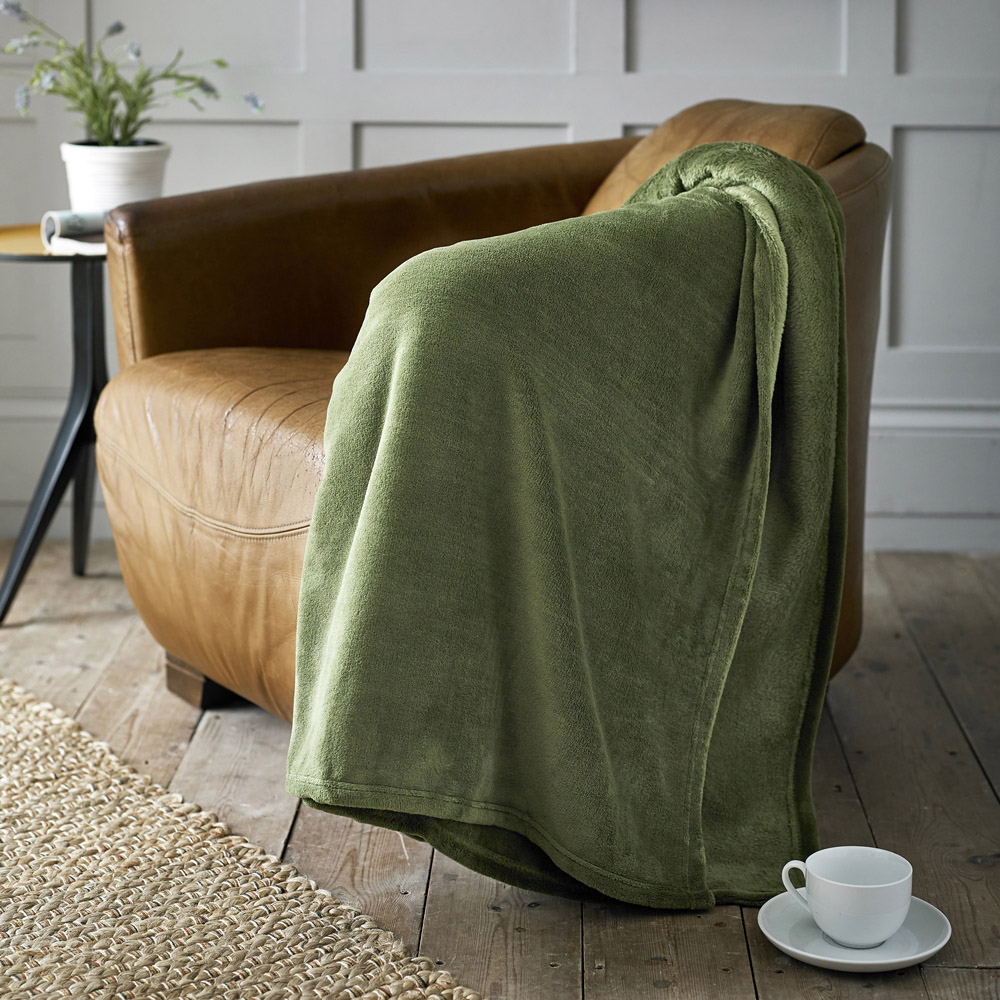 Deyongs Olive Snuggle Touch Throw 140 x 180cm Image 3