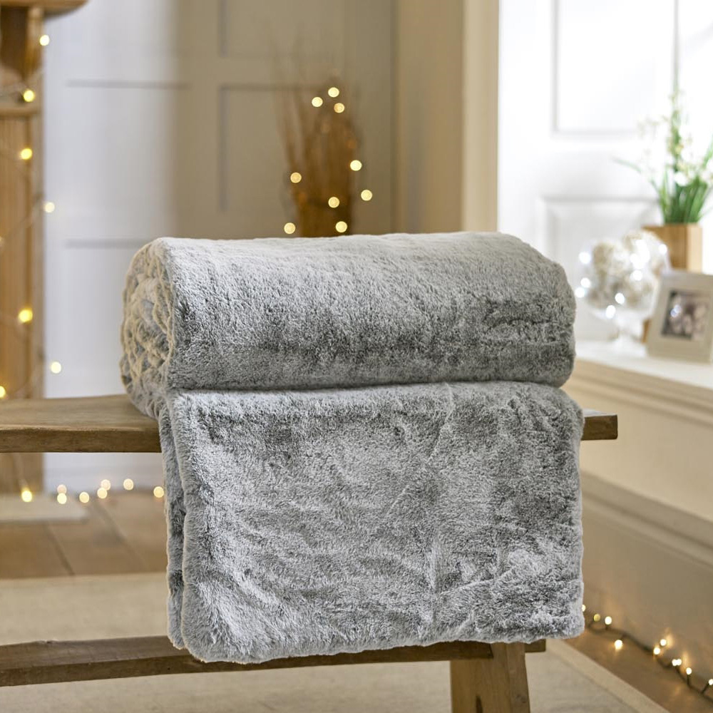 Deyongs Alaska Silver Faux Fur Quilted Throw 150 x 200cm Image 2