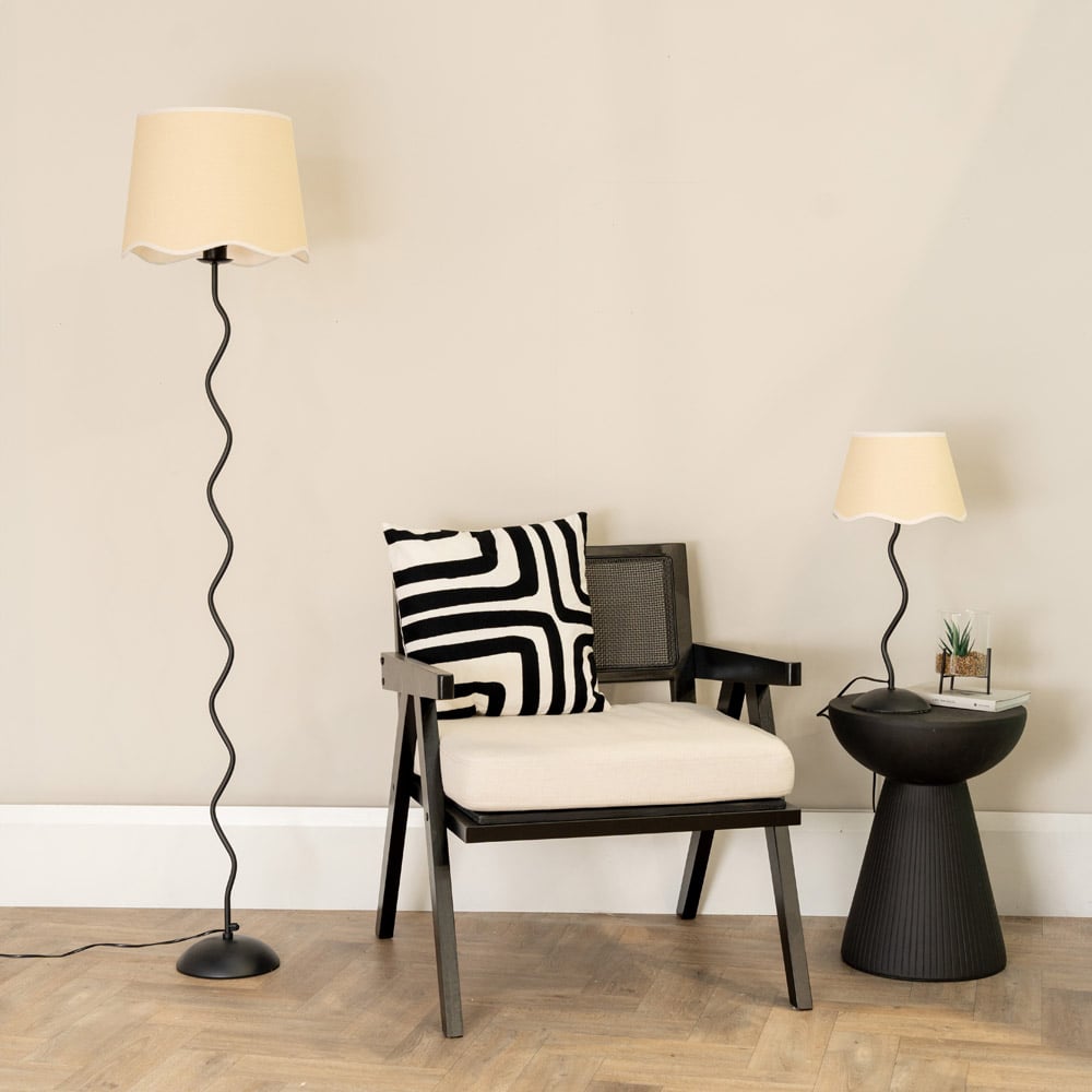 ValueLights Wiggle Linen Scallop White Edge Shade Black Metal Stem LED Table Lamp Image 5