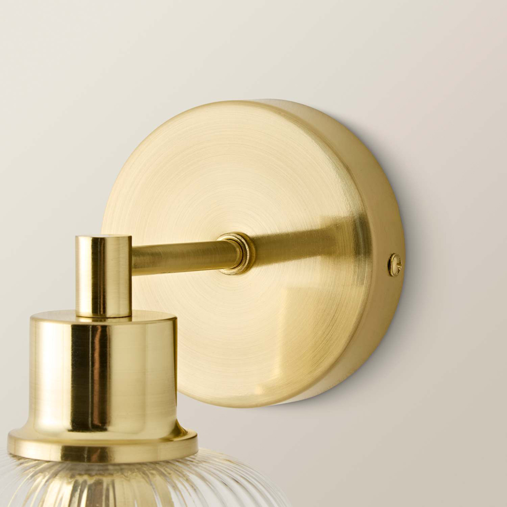 ValueLights Calpe Brushed Gold Ribbed Glass Shade Wall Light with Bulb Image 5