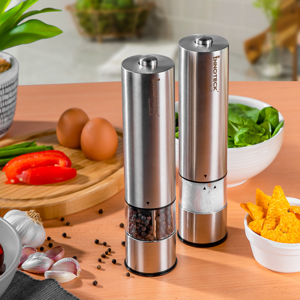 Innoteck Essentials Silver Stainless Steel Electric Salt and Pepper Mill Set Image 2